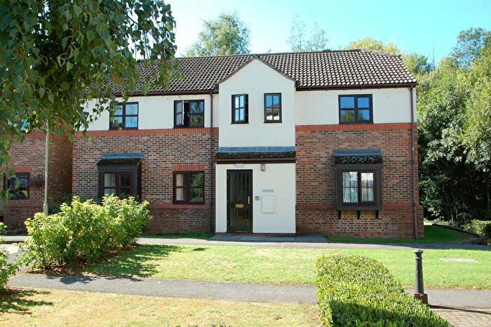 2 Bedroom Flat To Rent In Bridge Meadows, Liss, GU33