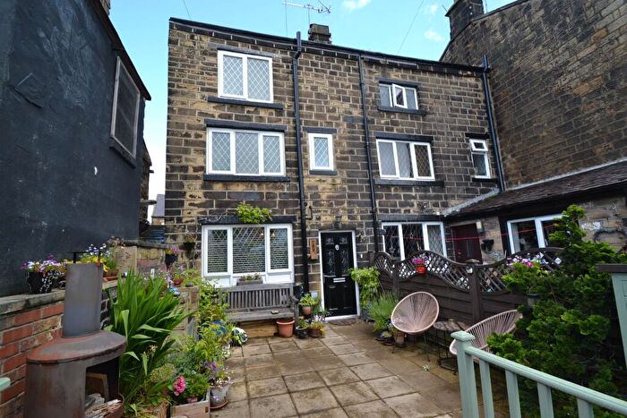 1 Bedroom Semi-Detached House For Sale In New Line, Greengates, BD10