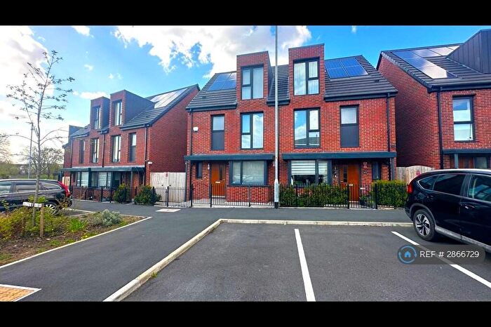 4 Bedroom Semi Detached House To Rent In Amersham St, Salford, M5