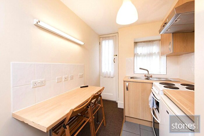 Apartment To Rent In Belsize Avenue, London, NW3