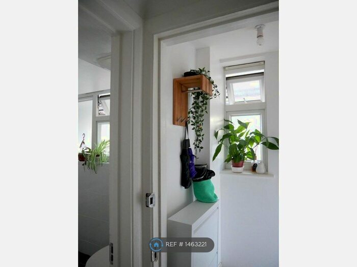 1 Bedroom Flat To Rent In Worcester Road, Sutton, SM2