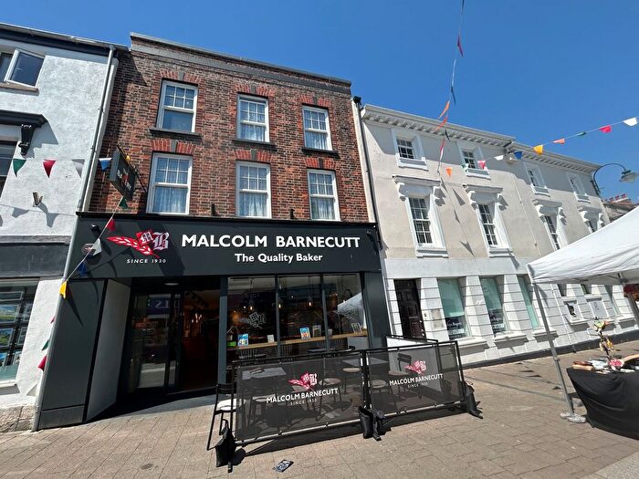 3 Bedroom Flat To Rent In Molesworth Street, Wadebridge, PL27