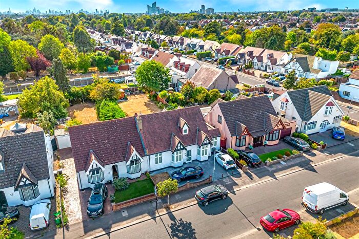2 Bedroom Semi-Detached Bungalow For Sale In Gyllyngdune Gardens, Ilford, IG3