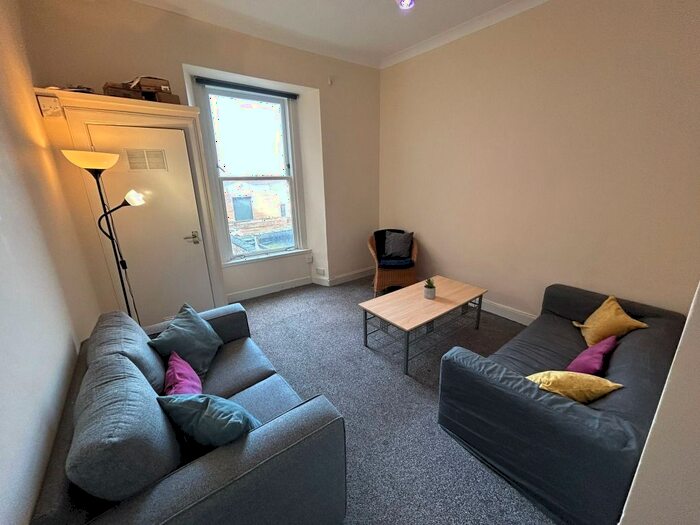 2 Bedroom Flat To Rent In Leith Walk, Leith, Edinburgh, EH6