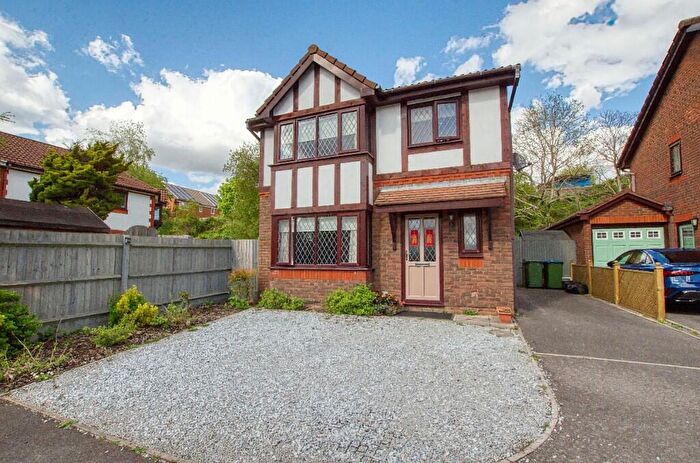 3 Bedroom Detached House For Sale In Rothschild Close, Southampton, Hampshire, SO19