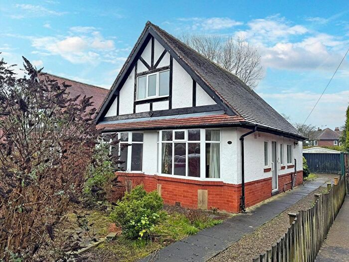 3 Bedroom Detached House For Sale In Wedderburn Road, Harrogate, HG2