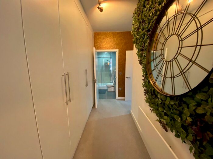 3 Bedroom Flat To Rent In Royal Mills, Redhill Street, Manchester, M4