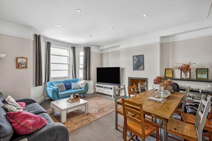 3 Bedroom Property To Rent In St. John's Hill, London, SW11