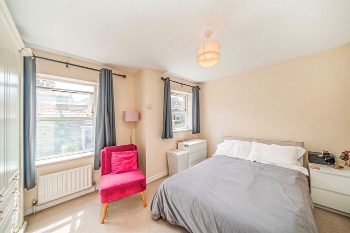 1 Bedroom Flat To Rent In Gower Close, Clapham, SW4