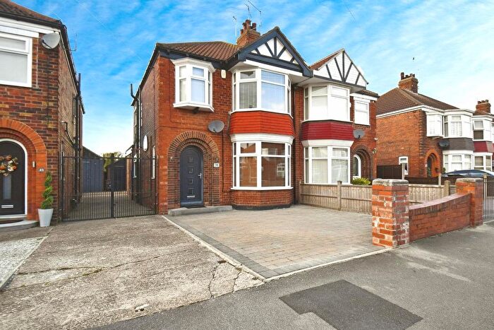 3 Bedroom Terraced House For Sale In Birklands Drive, Hull, HU8