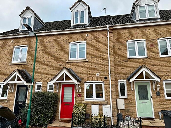 3 Bedroom Town House To Rent In Boleyn Avenue, Sugar Way, Peterborough, PE2