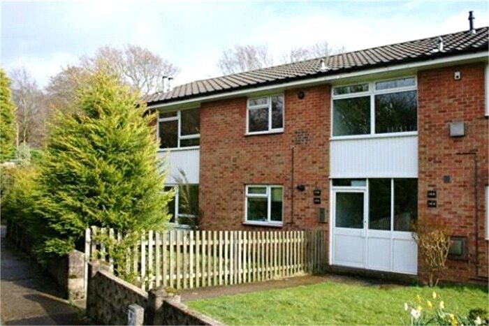 2 Bedroom Flat To Rent In New Road, Netley Abbey, Southampton, Hampshire, SO31