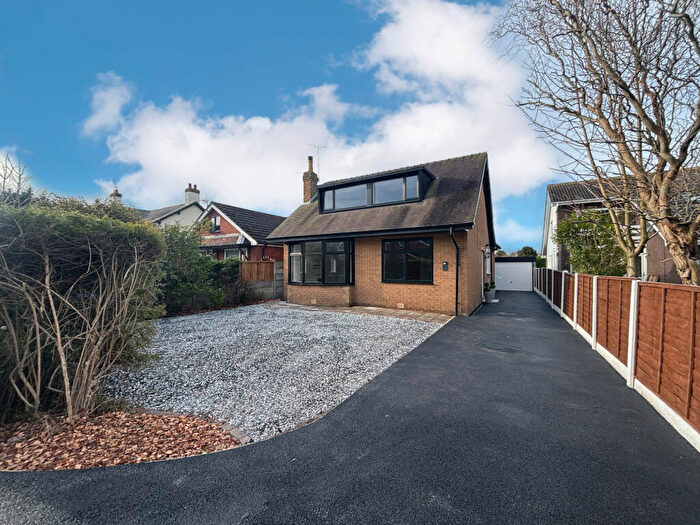 3 Bedroom Bungalow For Sale In Midgeland Road, Blackpool, FY4