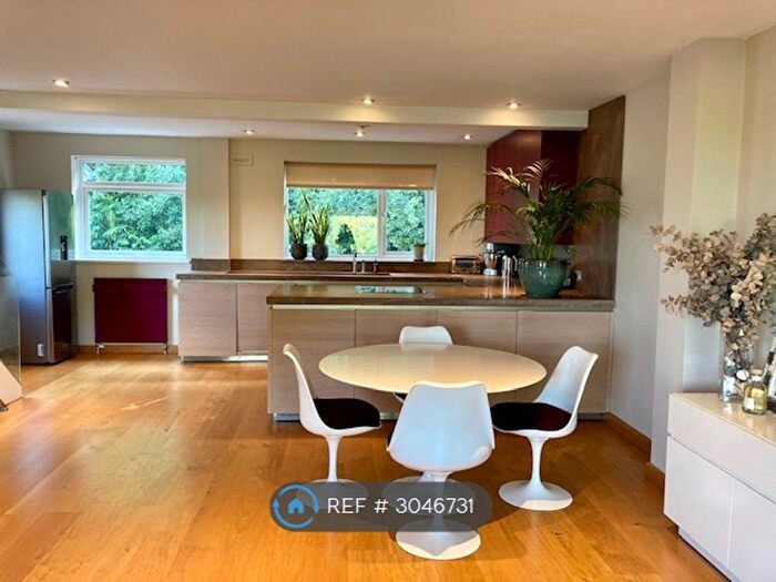 3 Bedroom Maisonette To Rent In Great Brownings, London, SE21