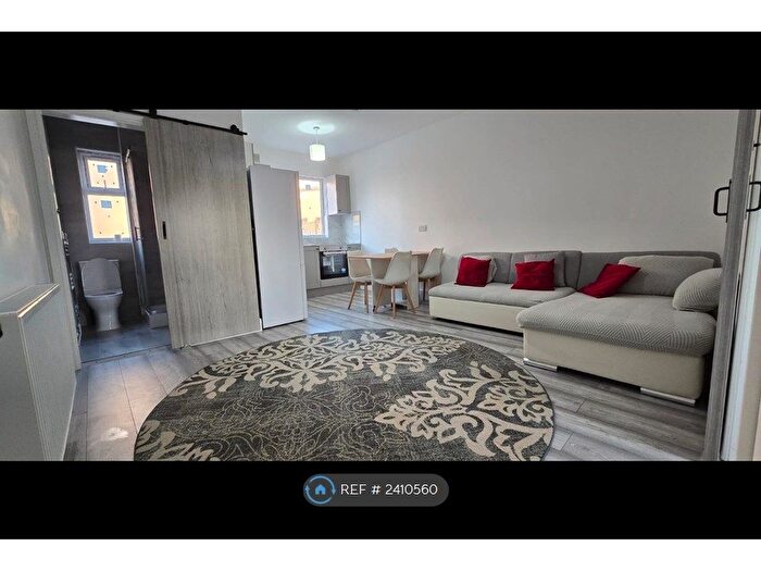 1 Bedroom Flat To Rent In Peckham High Street, London, SE15