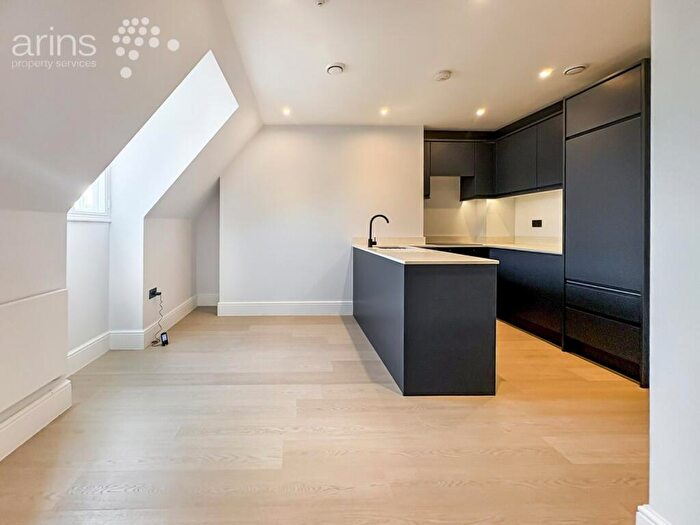 2 Bedroom Apartment For Sale In Station Road, Reading, RG1