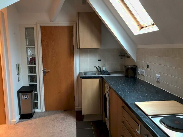 1 Bedroom Apartment To Rent In Cathedral Road, CF11