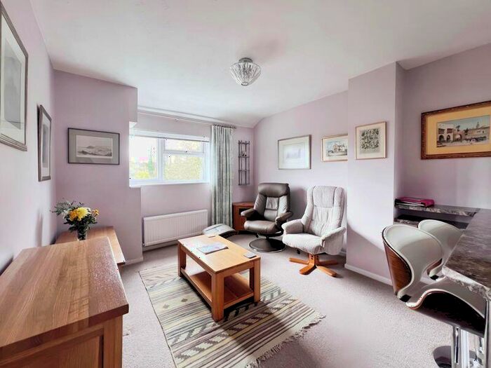 1 Bedroom Flat To Rent In Cecil Avenue, Salisbury, SP2