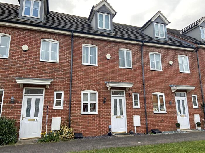 3 Bedroom Town House To Rent In The Pollards, Bourne, PE10