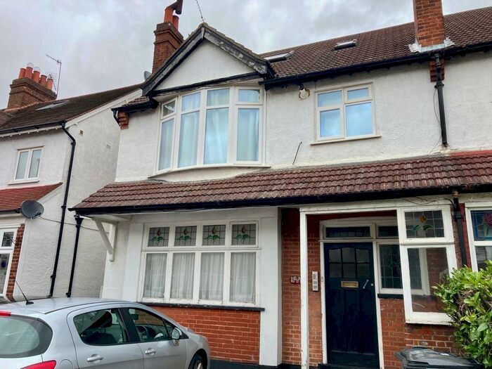 Apartment To Rent In Purley Park Road, Purley, CR8