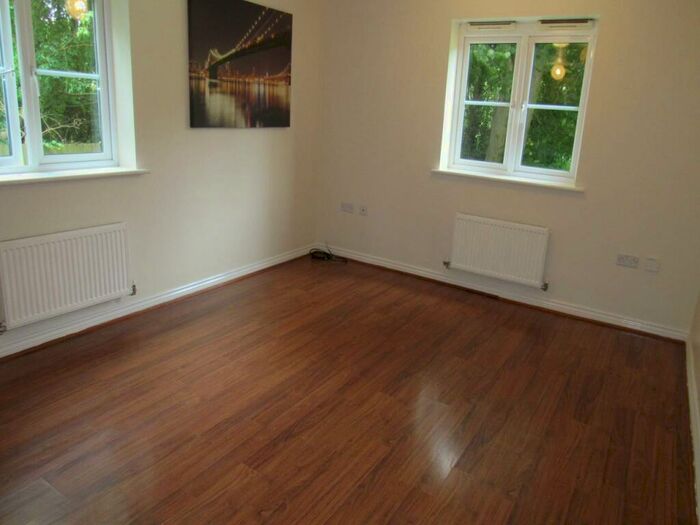 2 Bedroom Flat To Rent In College Way, Filton, Bristol, BS34