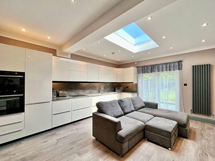 4 Bedroom Terraced House To Rent In Eswyn Road, Tooting, London, SW17