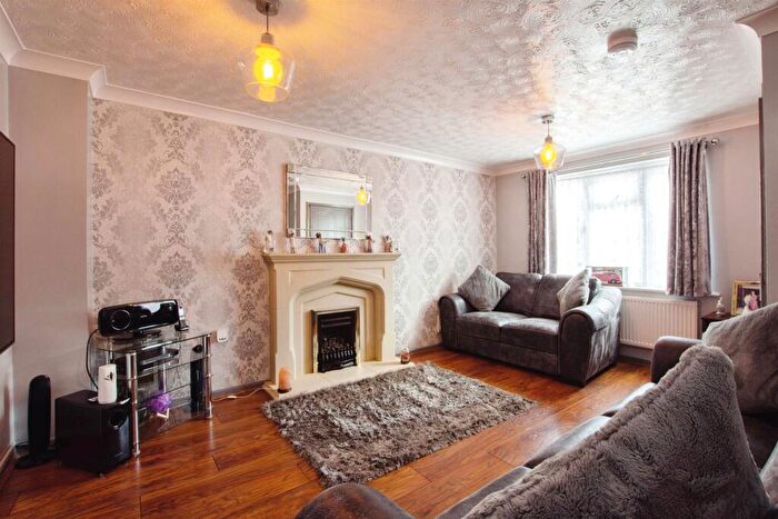 4 Bedroom Detached House For Sale In Bracken Road, Shirebrook, Mansfield, NG20