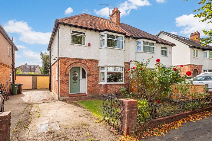 3 Bedroom Semi-detached House For Sale In Ridge Road, Sutton, SM3