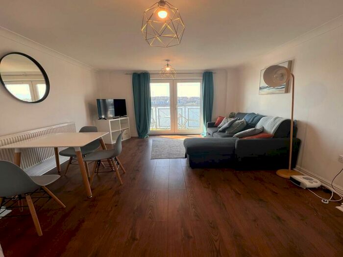 1 Bedroom Flat To Rent In Glan-Y-Mor, Y Rhodfa, Barry, CF63