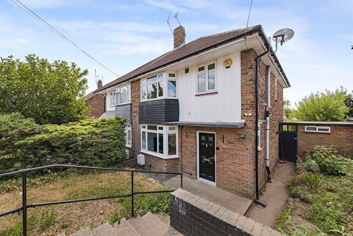 3 Bedroom Semi Detached House For Sale In Glenhurst Avenue, Bexley, DA5