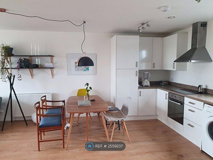 2 Bedroom Flat To Rent In Woodrow Court, London, SE5