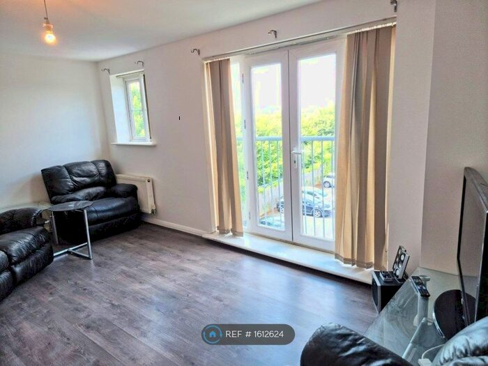 2 Bedroom Flat To Rent In Solar House, Walsall, WS2
