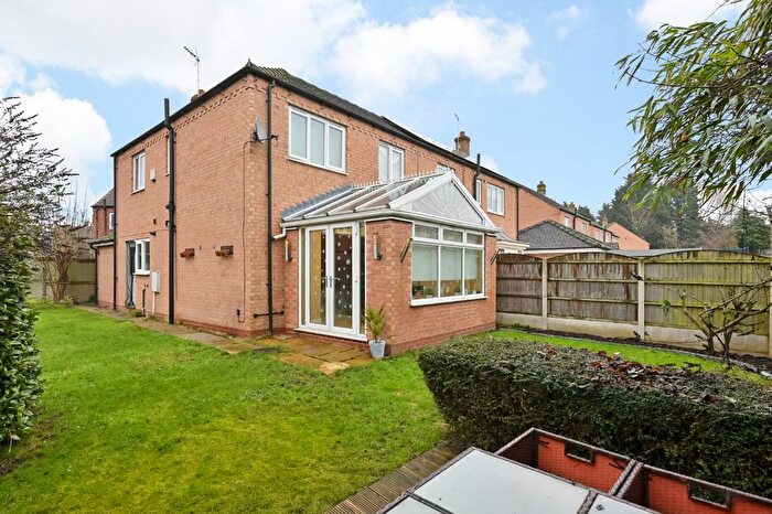 3 Bedroom Semi Detached House For Sale In Holmefield Close, Brayton, Selby, YO8