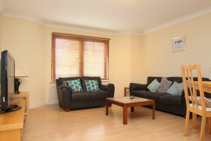 2 Bedroom Flat To Rent In Oliphant Court, Stirling, FK8