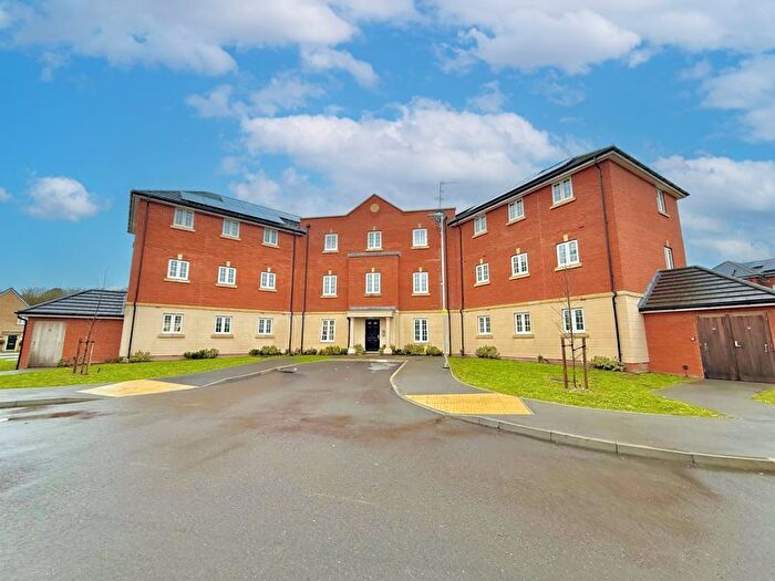 2 Bedroom Flat For Sale In Dalmatian Drive, Thorn, LU5