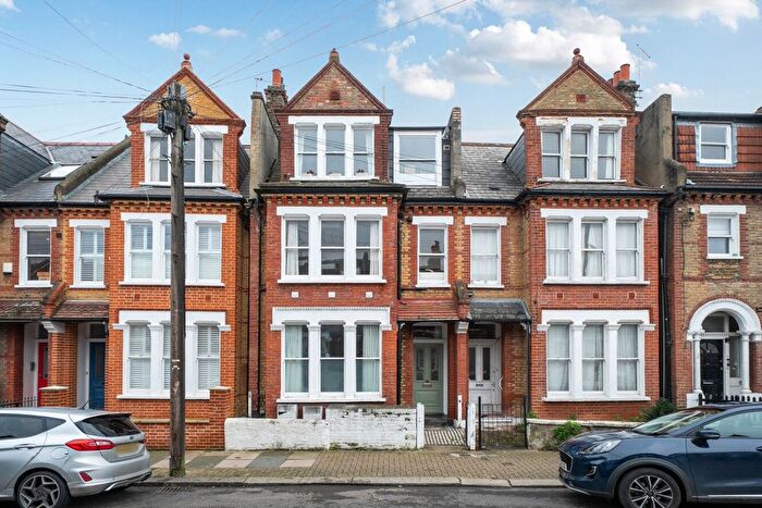2 Bedroom Flat For Sale In Marney Road, London, SW11