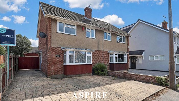 3 Bedroom Semi-Detached House For Sale In Stephens Crescent, Horndon-On-The-Hill, Stanford-Le-Hope, SS17