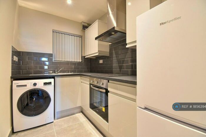 1 Bedroom Flat To Rent In Henry Court, Rotherham, S65