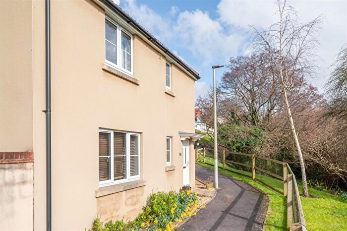 4 Bedroom Detached House To Rent In Dukes Way, Axminster, EX13