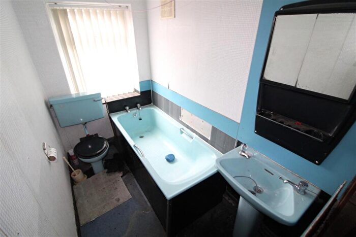 2 Bedroom End Of Terrace House For Sale In Whalley Lane, Blackpool, Lancashire, FY4