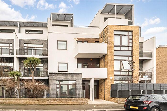 3 Bedroom Apartment To Rent In Kimberley Road, London, NW6
