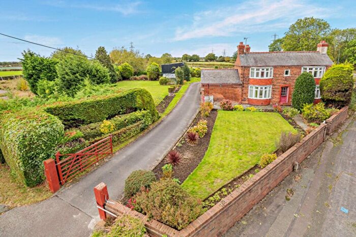 3 Bedroom Detached House For Sale In By-pass Road, Elton Green, CH2