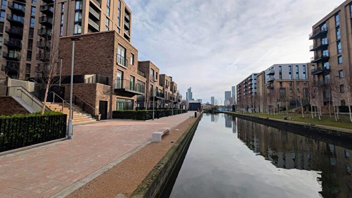 2 Bedroom Apartment To Rent In The Railings, Middlewood Locks, M5