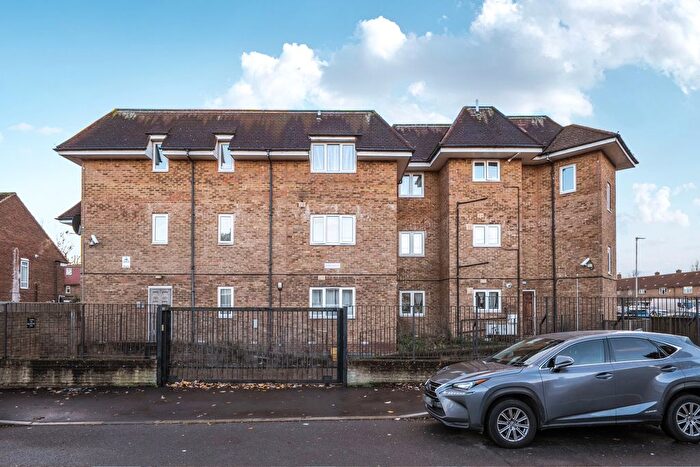 2 Bedroom Terraced House For Sale In Welbeck Avenue, Hayes, UB4