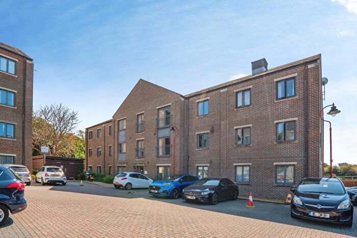 2 Bedroom Apartment For Sale In Searle Drive, Gosport, PO12