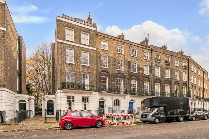 2 Bedroom Flat To Rent In Myddelton Square, Finsbury, EC1R