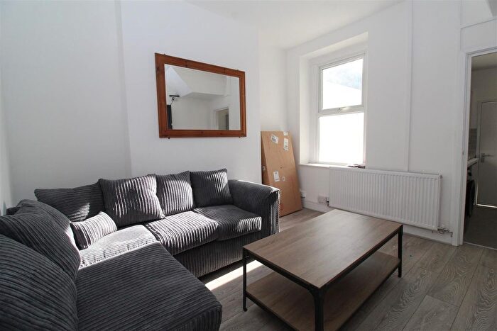 4 Bedroom Property To Rent In Robert Street, Cathays, Cardiff, CF24