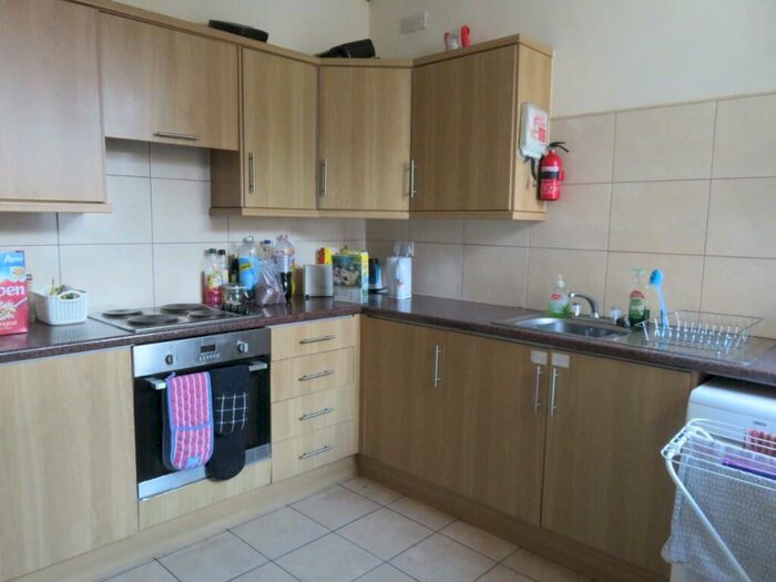 6 Bedroom Semi-Detached House To Rent In Rothesay Avenue, Nottingham, Nottinghamshire, NG7