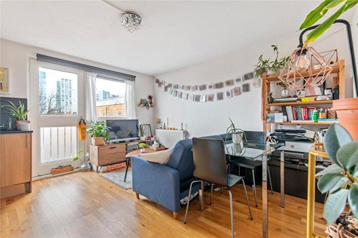 2 Bedroom Apartment To Rent In Christian Street, London, E1