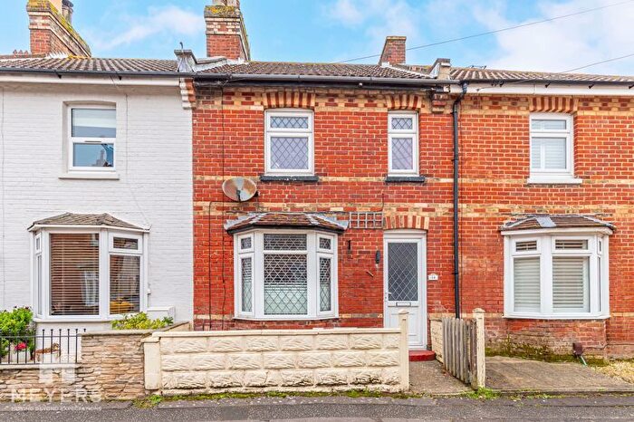 3 Bedroom Terraced House For Sale In Beaconsfield Road, Christchurch, BH23